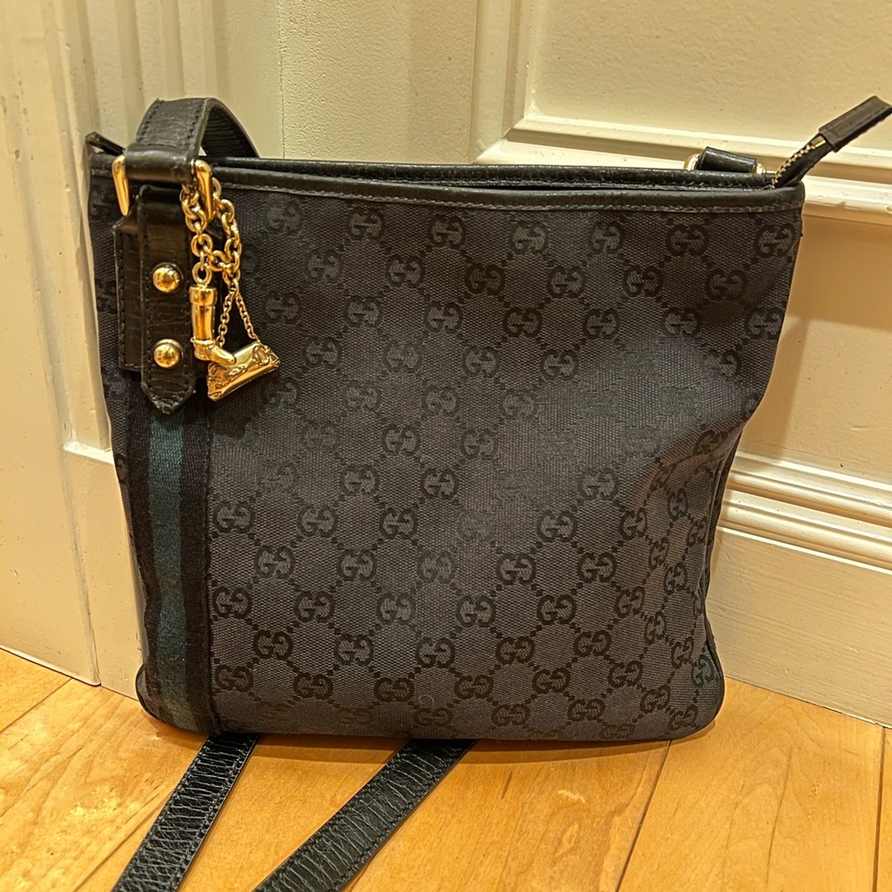Gucci Sherry line crossbody with charms, second hand